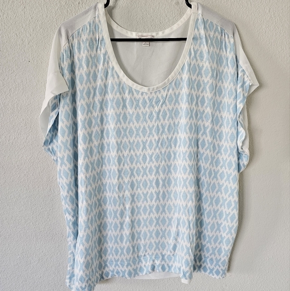 Gap blouse women large short sleeve Geometric pattern blue white flowy… - Picture 8 of 10